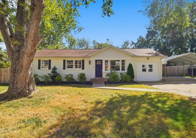 Photo 1 of Single family home for sale at 5027 Collinwood Dr, Clarksville, TN 37042 | MLS# 3599107 | Listing updated on 2026-10-04