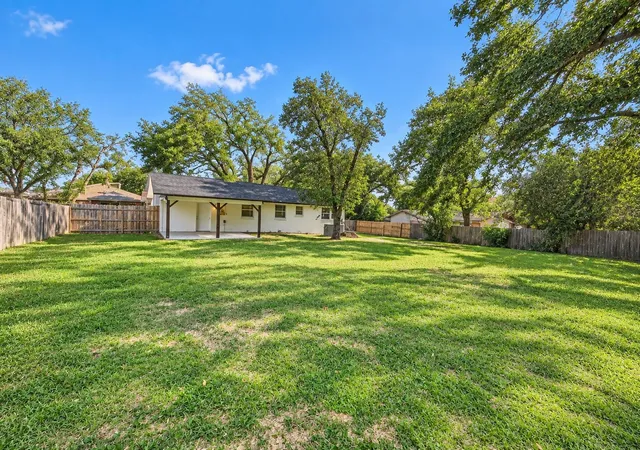 Photo 4 of Single family home for sale at 5027 Collinwood Dr, Clarksville, TN 37042 | MLS# 3599107 | Listing updated on 2026-09-26