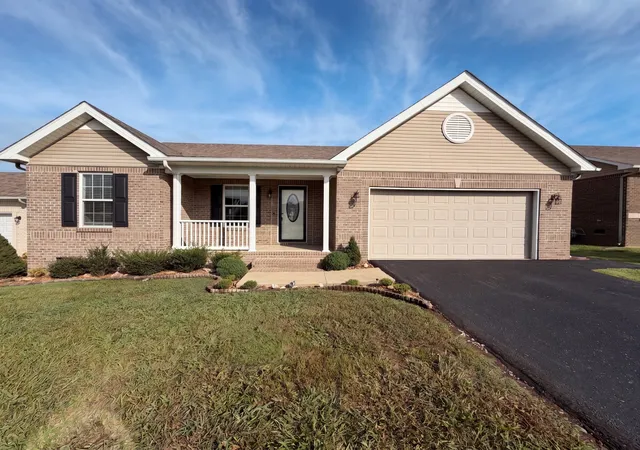Single family home for sale at 1948 Susan Rd, Columbia, TN 38401 | MLS# 3598855