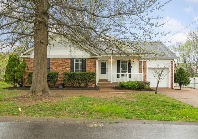 Photo 1 of Single family home for sale at 5800 Labrador Ln, Antioch, TN 37013 | MLS# 3598842 | Listing updated on 2026-10-01