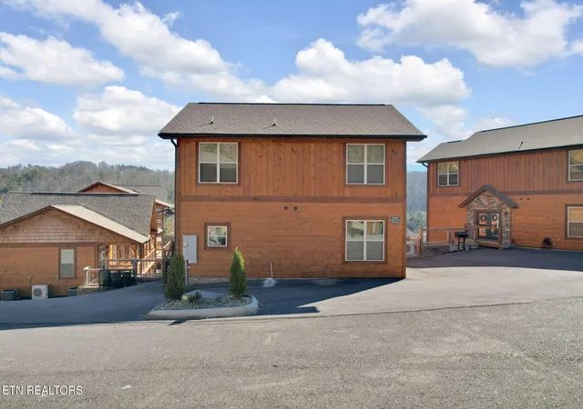 Photo 2 of Single family home for sale at 4541 Shangrila Way, Sevierville, TN 37876 | MLS# 3598785 | Listing updated on 2026-09-24