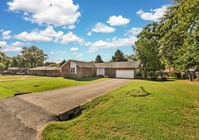Photo 4 of Single family home for sale at 2136 Harvill Dr, Clarksville, TN 37043 | MLS# 3598814 | Listing updated on 2026-10-02