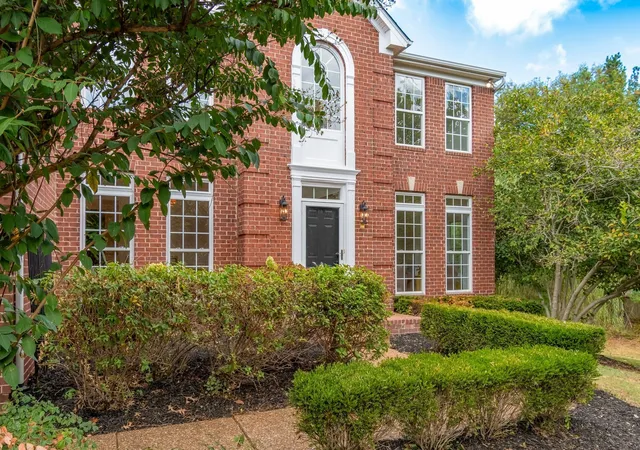 Photo 2 of Single family home for sale at 1304 Sweetwater Dr, Brentwood, TN 37027 | MLS# 3602830 | Listing updated on 2026-10-20