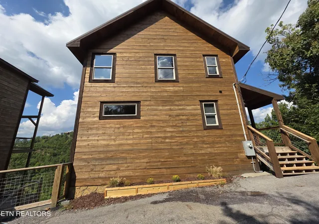 Photo 1 of Single family home for sale at 2123 Windy Ln, Sevierville, TN 37876 | MLS# 3627235 | Listing updated on 2026-10-29