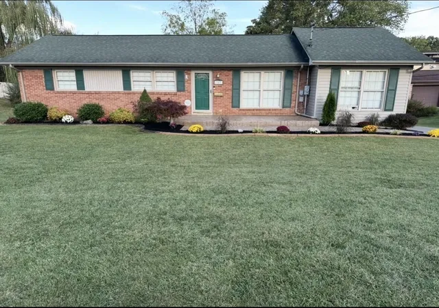 Photo 1 of Single family home for sale at 707 Hollis St, Kingsport, TN 37660 | MLS# 3598820 | Listing updated on 2026-10-18