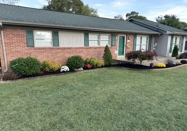 Photo 2 of Single family home for sale at 707 Hollis St, Kingsport, TN 37660 | MLS# 3598820 | Listing updated on 2026-10-18