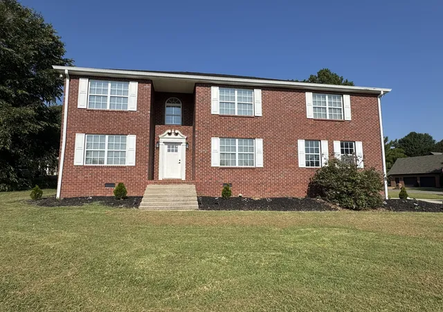 Photo 1 of Single family home for sale at 1805 Pointe Ct, Lebanon, TN 37087 | MLS# 3599156 | Listing updated on 2026-09-25