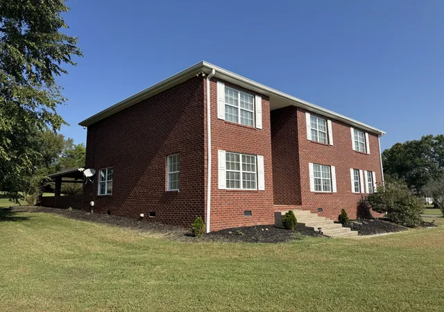 Photo 2 of Single family home for sale at 1805 Pointe Ct, Lebanon, TN 37087 | MLS# 3599156 | Listing updated on 2026-09-25