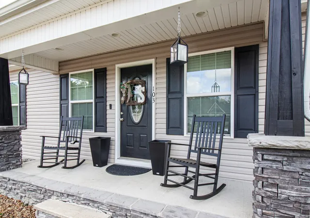 Photo 2 of Single family home for sale at 103 Williamsburg Blvd, Tullahoma, TN 37388 | MLS# 3601565 | Listing updated on 2026-10-06