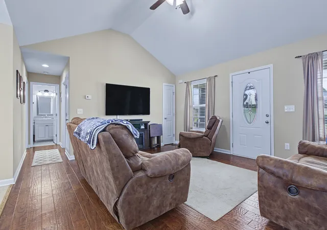 Photo 4 of Single family home for sale at 103 Williamsburg Blvd, Tullahoma, TN 37388 | MLS# 3601565 | Listing updated on 2026-10-06