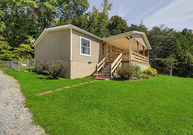 Photo 2 of Manufactured home for sale at 218 Waldo Rd, Rockwood, TN 37854 | MLS# 3610804 | Listing updated on 2026-10-04