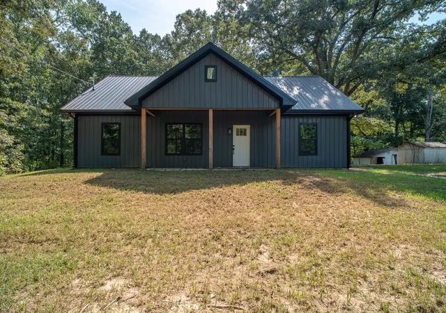 Single family home for sale at 316 Summertown Hwy, Summertown, TN 38483 | MLS# 3599100