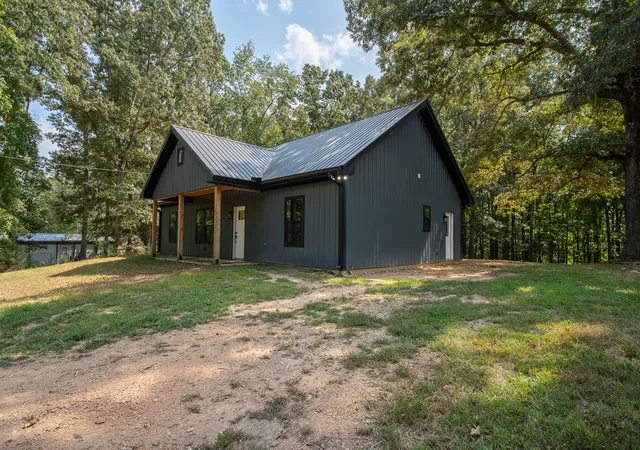 Photo 2 of Single family home for sale at 316 Summertown Hwy, Summertown, TN 38483 | MLS# 3599100 | Listing updated on 2026-10-02