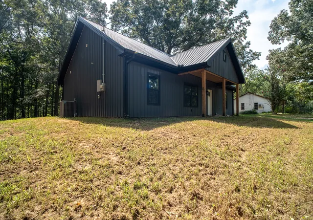 Photo 3 of Single family home for sale at 316 Summertown Hwy, Summertown, TN 38483 | MLS# 3599100 | Listing updated on 2026-10-02