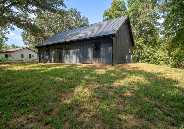 Photo 3 of Single family home for sale at 316 Summertown Hwy, Summertown, TN 38483 | MLS# 3599100 | Listing updated on 2026-10-02