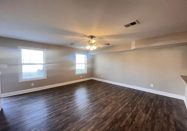 Listing Photo 5 - Condo for sale in building located at 1717 Manning Dr, Clarksville, TN 37042