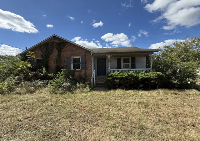 Photo 1 of Single family home for sale at 2639 Reynolds Dr, Murfreesboro, TN 37129 | MLS# 3623593 | Listing updated on 2026-10-21