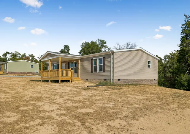 Photo 3 of Manufactured home for sale at 9280 Sunrise Rd, Red Boiling Springs, TN 37150 | MLS# 3602142 | Listing updated on 2026-10-11