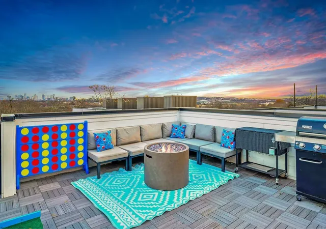 Photo 3 of Townhouse for sale at 504 Cliff Cir, Nashville, TN 37218 | MLS# 3598896 | Listing updated on 2026-10-06