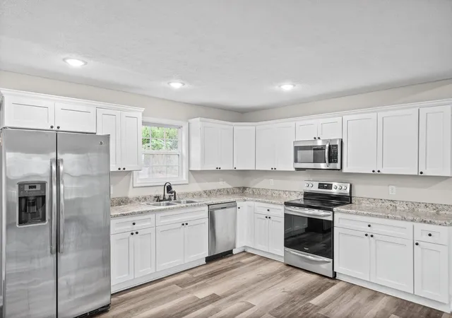 Photo 3 of Single family home for sale at 304 Lexie Dr, Lewisburg, TN 37091 | MLS# 3598927 | Listing updated on 2026-10-08