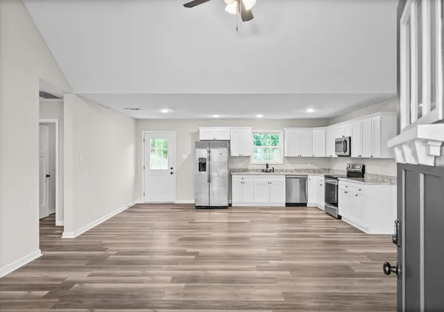 Photo 3 of Single family home for sale at 304 Lexie Dr, Lewisburg, TN 37091 | MLS# 3598927 | Listing updated on 2026-10-08