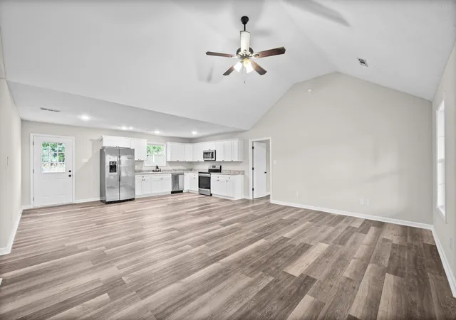 Photo 4 of Single family home for sale at 304 Lexie Dr, Lewisburg, TN 37091 | MLS# 3598927 | Listing updated on 2026-10-08