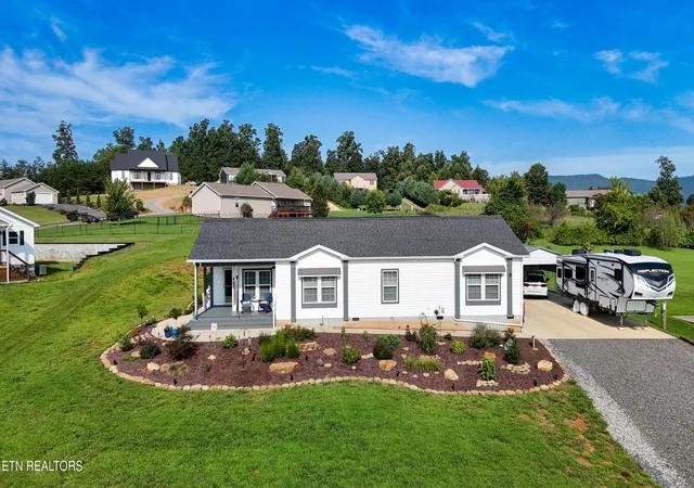 Photo 2 of Single family home for sale at 2020 Lazy Dr, Newport, TN 37821 | MLS# 3598918 | Listing updated on 2026-09-24