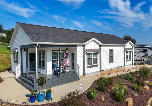 Photo 3 of Single family home for sale at 2020 Lazy Dr, Newport, TN 37821 | MLS# 3598918 | Listing updated on 2026-09-24