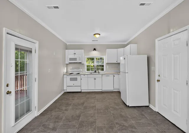 Photo 2 of Single family home for sale at 329 West 14th St, Columbia, TN 38401 | MLS# 3598944 | Listing updated on 2026-09-24