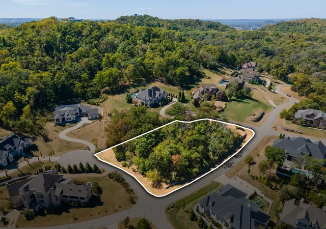 Photo 1 of Land for sale at 706 Pendragon Ct, Franklin, TN 37067 | MLS# 3610345 | Listing updated on 2026-10-02