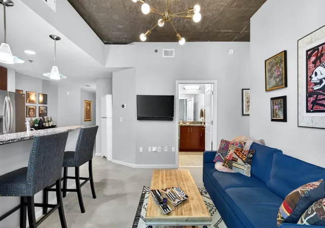 Photo 4 of Condo for sale at 415 Church St #1707, Nashville, TN 37219 | MLS# 3601266 | Listing updated on 2026-09-29