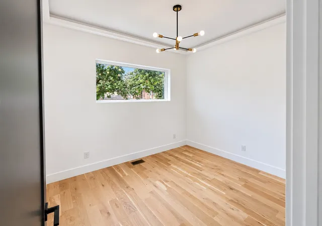 Photo 4 of Single family home for sale at 1001 Glenview Dr, Nashville, TN 37206 | MLS# 3599018 | Listing updated on 2026-10-09
