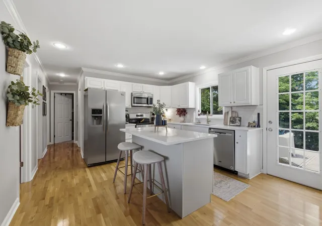 Photo 2 of Single family home for sale at 154 Two Valley Rd, Hendersonville, TN 37075 | MLS# 3599082 | Listing updated on 2026-10-03