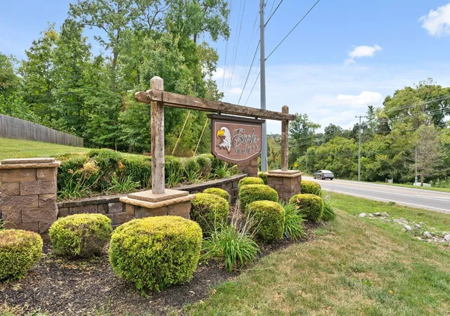 Photo 3 of Single family home for sale at 206 Eagles Talon Ct, Clarksville, TN 37040 | MLS# 3599059 | Listing updated on 2026-09-26