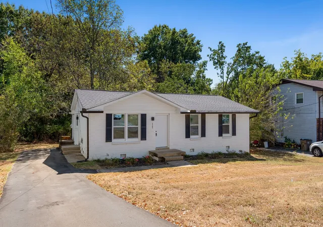 Photo 3 of Single family home for sale at 2565 Bethwood Dr, Nashville, TN 37207 | MLS# 3601984 | Listing updated on 2026-10-07