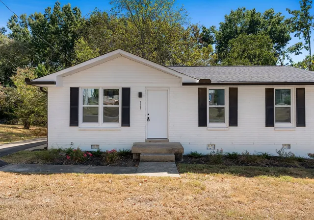 Photo 4 of Single family home for sale at 2565 Bethwood Dr, Nashville, TN 37207 | MLS# 3601984 | Listing updated on 2026-10-07