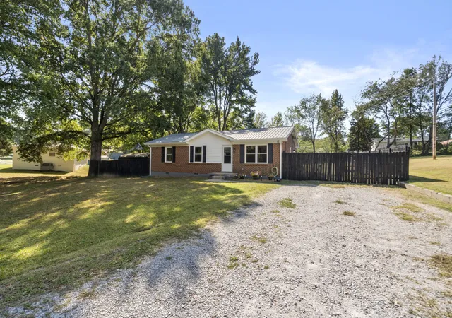 Photo 3 of Single family home for sale at 103 Mae Cir, Dickson, TN 37055 | MLS# 3611120 | Listing updated on 2026-10-08