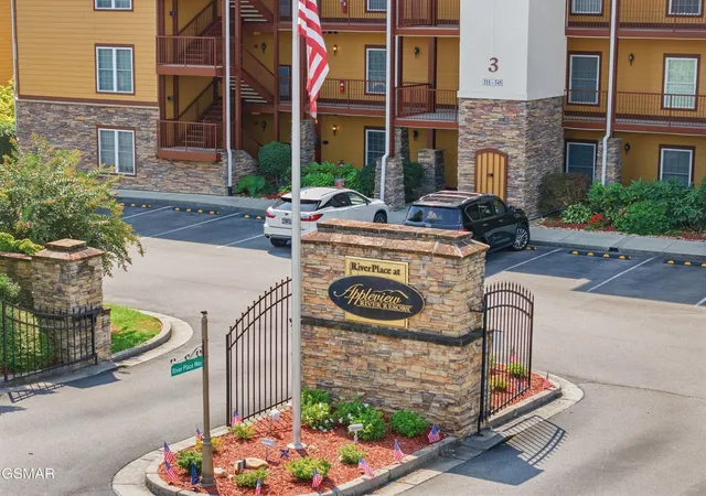 Photo 2 of Condo for sale at 527 River Pl Way #343, Sevierville, TN 37862 | MLS# 3599057 | Listing updated on 2026-09-25