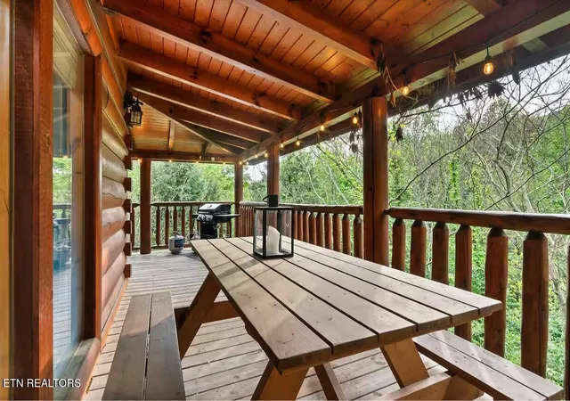 Photo 4 of Single family home for sale at 2140 Bear Hvn Way, Sevierville, TN 37876 | MLS# 3599061 | Listing updated on 2026-09-25