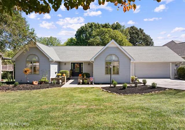 Photo 2 of Single family home for sale at 137 Chahyga Way, Loudon, TN 37774 | MLS# 3599085 | Listing updated on 2026-09-28