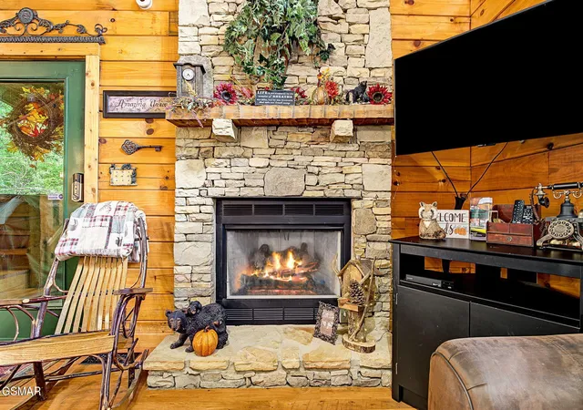 Photo 2 of Single family home for sale at 1124 Twin Oaks Rd, Gatlinburg, TN 37738 | MLS# 3599090 | Listing updated on 2026-09-25
