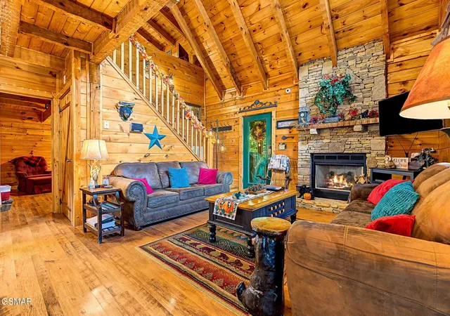 Photo 3 of Single family home for sale at 1124 Twin Oaks Rd, Gatlinburg, TN 37738 | MLS# 3599090 | Listing updated on 2026-09-25