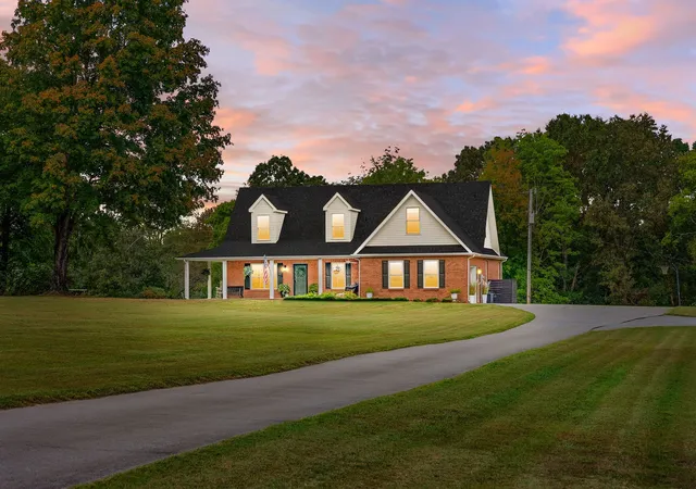 Single family home for sale at 3931 Liverworth Rd, Southside, TN 37171 | MLS# 3601729