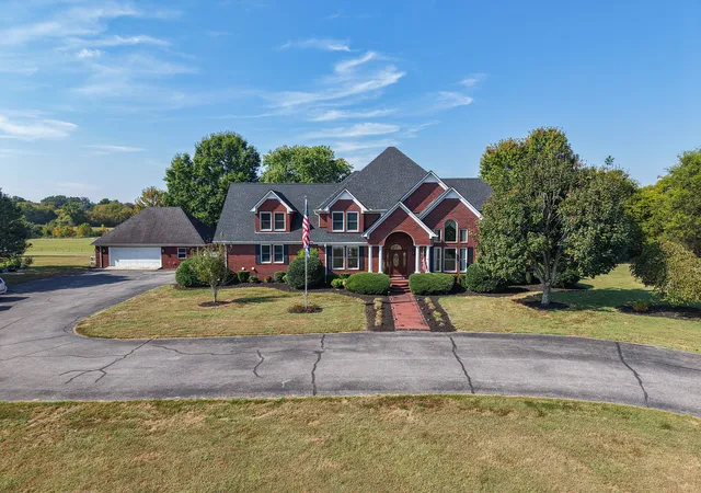 Photo 4 of Single family home for sale at 1744 Highway 130 E, Shelbyville, TN 37160 | MLS# 3599200 | Listing updated on 2026-09-28
