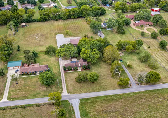 Photo 3 of Single family home for sale at 113 Brights Ln, Gallatin, TN 37066 | MLS# 3601829 | Listing updated on 2026-10-10