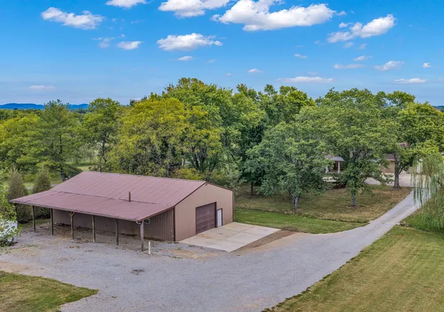 Photo 4 of Single family home for sale at 113 Brights Ln, Gallatin, TN 37066 | MLS# 3601829 | Listing updated on 2026-10-10