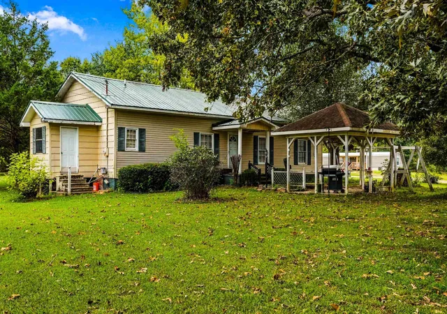Photo 1 of Single family home for sale at 3905 County Rd 5, Florence, AL 35633 | MLS# 3599119 | Listing updated on 2026-10-05