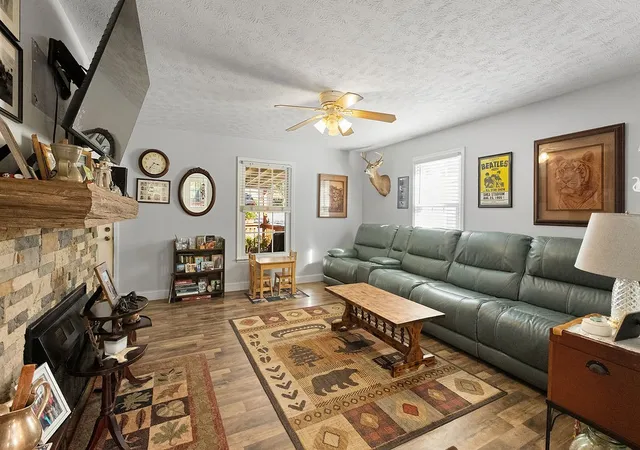 Photo 3 of Single family home for sale at 207 Oriole Dr, Mc Minnville, TN 37110 | MLS# 3601388 | Listing updated on 2026-10-01