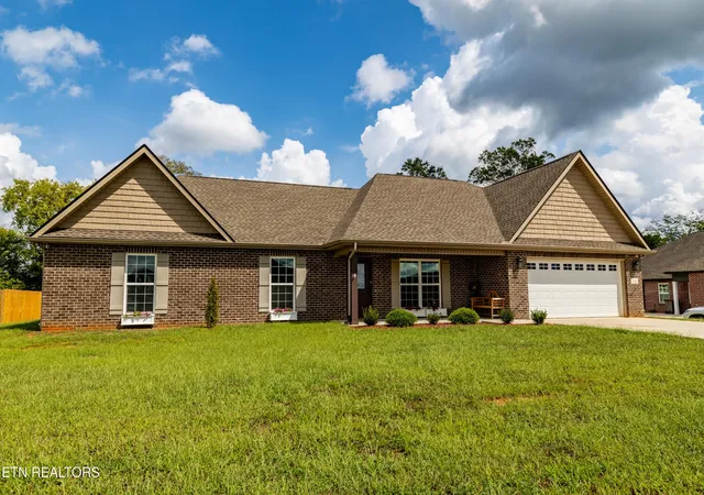 Photo 1 of Single family home for sale at 1920 Griffitts Ml Cir, Maryville, TN 37803 | MLS# 3599125 | Listing updated on 2026-10-04