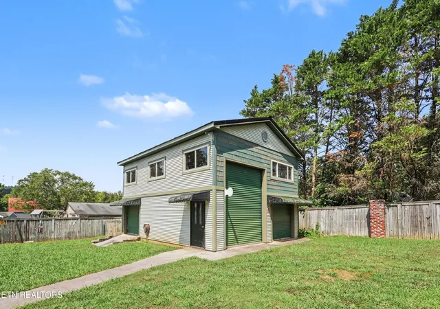 Photo 3 of Single family home for sale at 912 Royal Ave, Seymour, TN 37865 | MLS# 3599130 | Listing updated on 2026-09-28